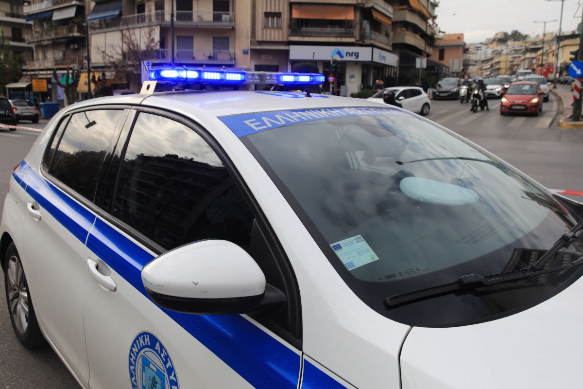 Τύρναβος: 82χρονος προσπάθησε να φιλήσει ένα 10χρονο κορίτσι και συνελήφθη