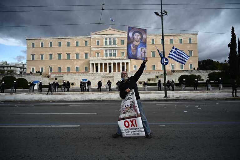 Στα «χαρακώματα» κυβέρνηση και ΣΥΡΙΖΑ για τους Σπαρτιάτες - Πού θα κατευθυνθούν οι «ορφανές» ψήφοι μετά τον αποκλεισμό