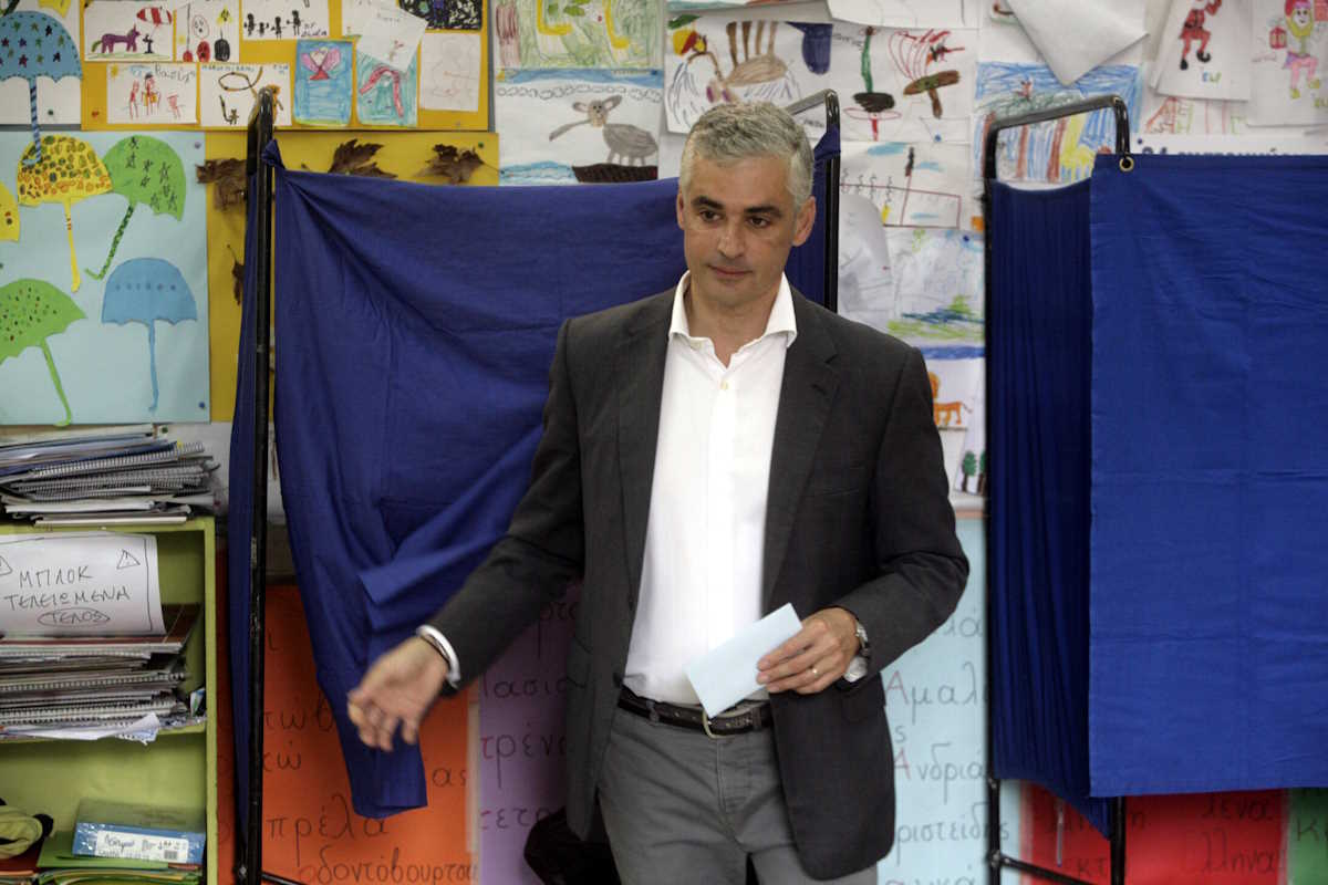 Ο υποψήφιος δήμαρχος Αθηναίων 'Αρης Σπηλιωτόπουλος, ασκεί το εκλογικό του δικαίωμα, Αθήνα, Κυριακή 18 Μαΐου 2014.(EUROKINISSI