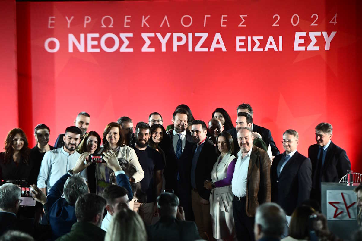 Παρουσίαση ομάδας ευρωβουλευτών του ΣΥΡΙΖΑ - Προοδευτική Συμμαχία για τις προκριματικές εκλογές απο τον Πρόεδρο του κόμματος, Στέφανο Κασσελάκη στο Περιστέρι, Τρίτη 9 Απριλίου 2024. 
(ΚΩΣΤΑΣ ΤΖΟΥΜΑΣ