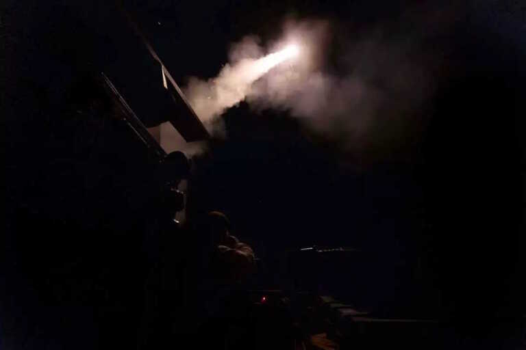 Ένα βρετανικό τάνκερ βομβάρδισαν οι Χούθι της Υεμένης - Κατέρριψαν και drone των ΗΠΑ