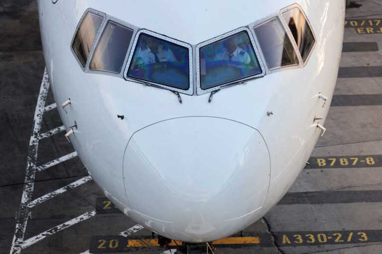 Συγκρούστηκαν αεροπλάνα στο αεροδρόμιο Χίθροου - Εικόνες από το ατύχημα στην πίστα