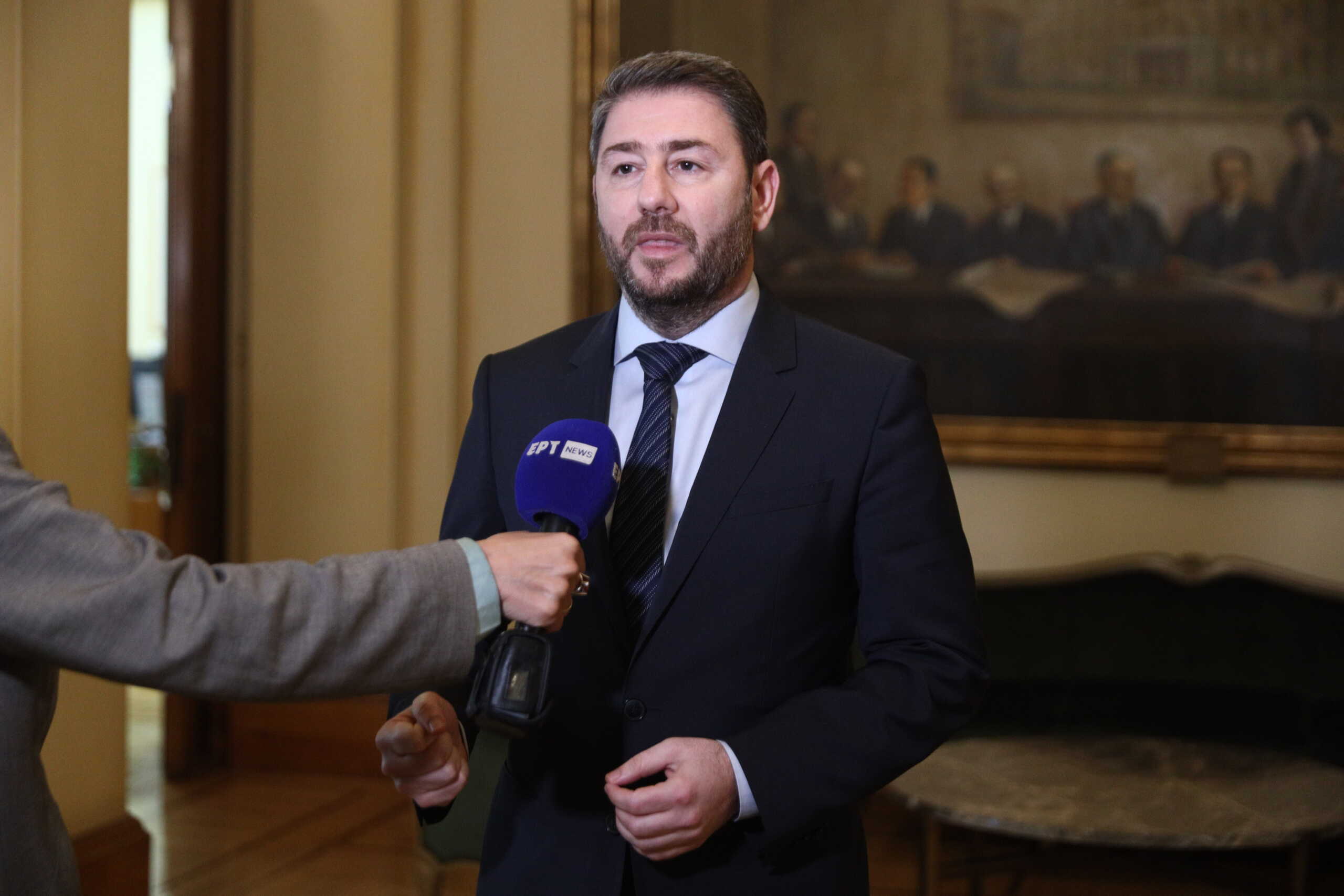 Συνάντηση του προέδρου του ΠΑΣΟΚ - Κινήματος Αλλαγής, Νίκου Ανδρουλάκη με τον διοικητή της Τράπεζας της Ελλάδος Γιάννη Στουρνάρα, Πέμπτη 4 Απριλίου 2024. 
(ΓΙΑΝΝΗΣ ΠΑΝΑΓΟΠΟΥΛΟΣ