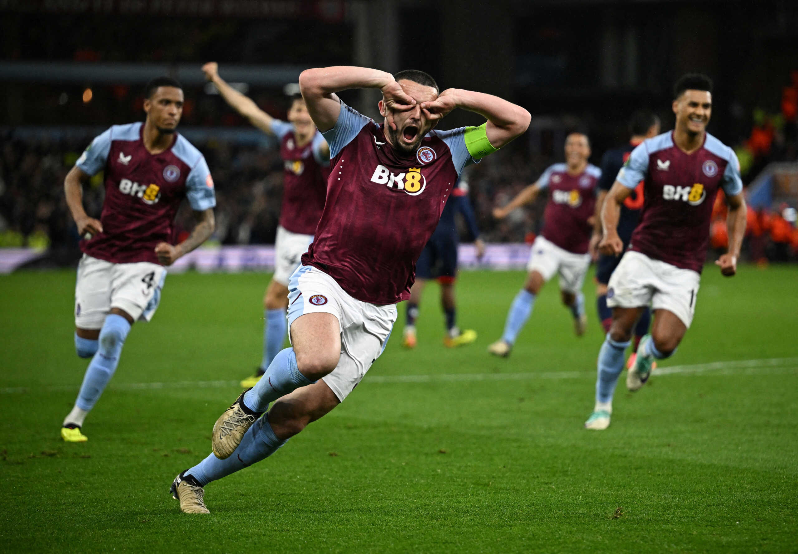 Soccer Football - Europa Conference League - Quarter Final - First Leg - Aston Villa v Lille - Villa Park, Birmingham, Britain - April 11, 2024 Aston Villa's John McGinn celebrates scoring their second goal REUTERS