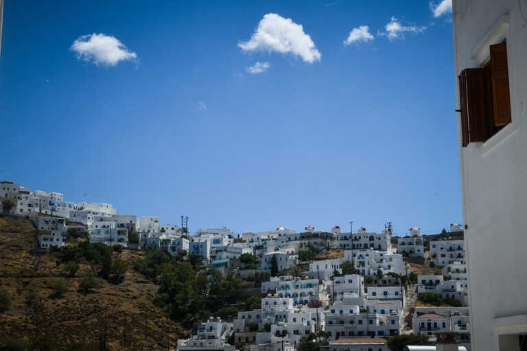 Αυτό είναι το ελληνικό νησί που «υμνούν» έγκυρα γαλλικά, ιταλικά και βρετανικά ΜΜΕ ενόψει καλοκαιριού