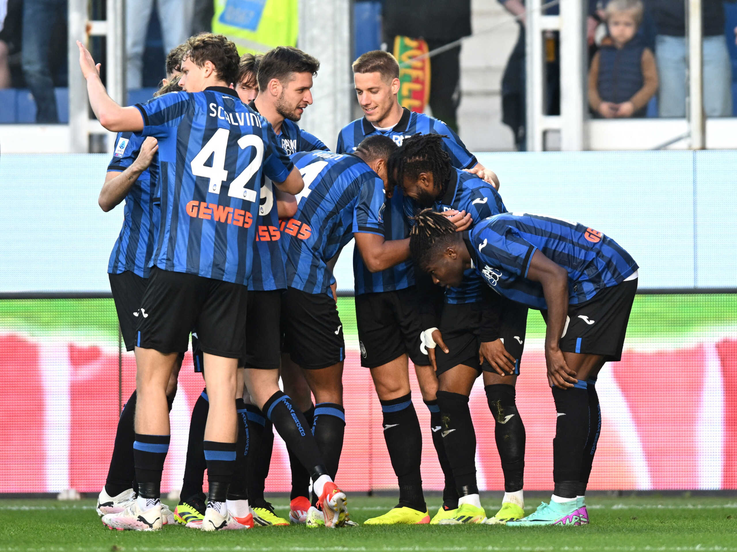 Soccer Football - Serie A - Atalanta v Empoli - Stadio Atleti Azzurri, Bergamo, Italy - April 28, 2024 Atalanta's Ademola Lookman celebrates scoring their second goal with teammates REUTERS