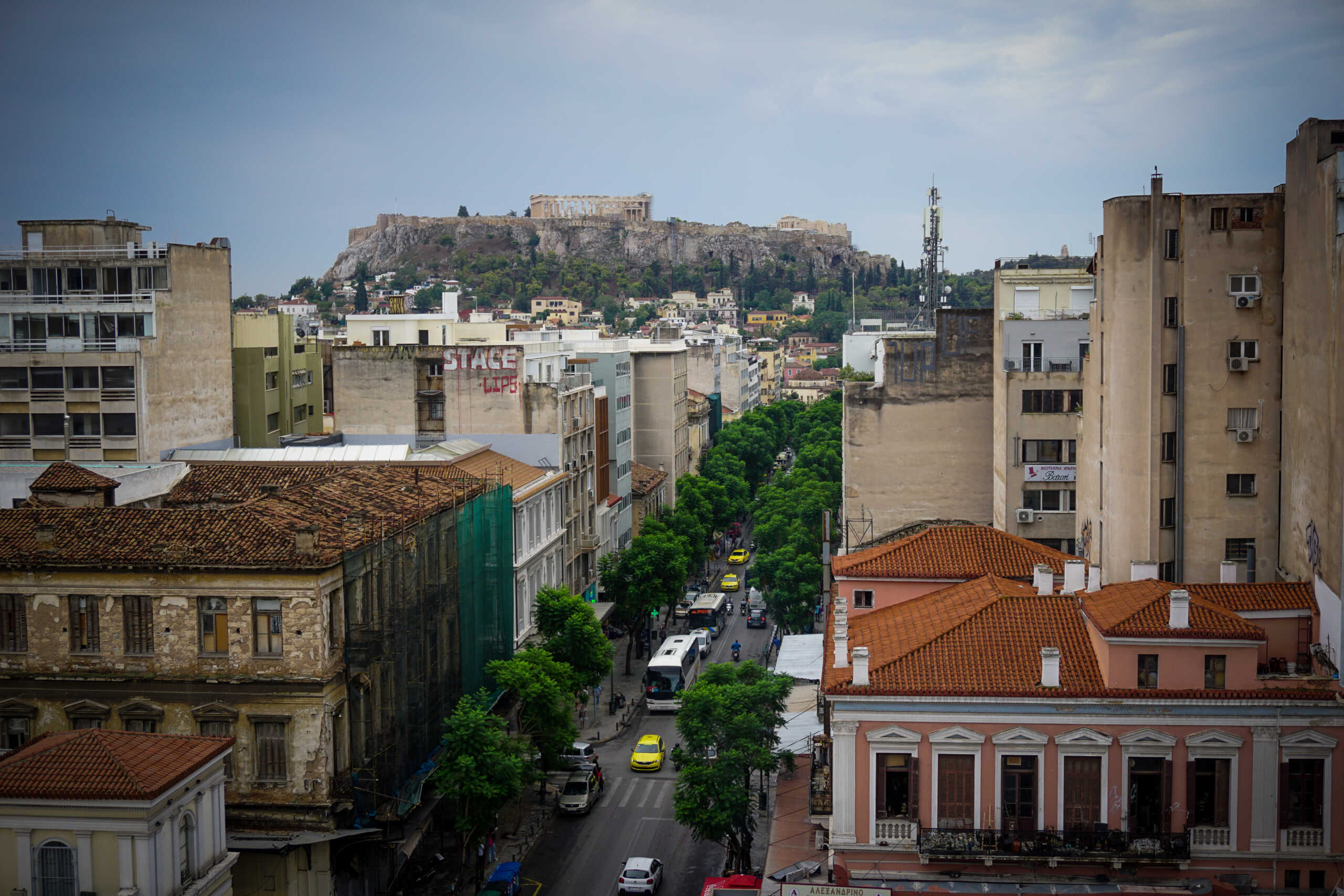 Το Υπουργείο Τουρισμού σφράγισε τους ορόφους του ξενοδοχείου της Coco-mat στην Ακρόπολη που χτίστηκαν παράνομα