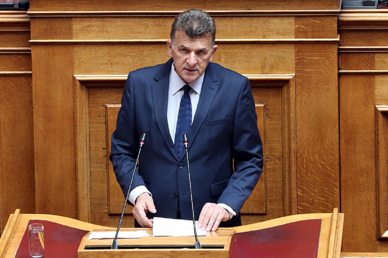 Ο βουλευτής ΠΑΣΟΚ ΚΙΝΑΛ, Μπουρχάν Μπαράν, μιλάει στην Ολομέλεια της Βουλής στην μόνη συζήτηση και ψήφιση επί της αρχής, των άρθρων και του συνόλου του σχεδίου νόμου του Υπουργείου Υγείας «Κύρωση: α) της από 12.6.2023 Πράξης Νομοθετικού Περιεχομένου «Ρυθμίσεις για την αντιμετώπιση κατεπειγουσών αναγκών προστασίας της δημόσιας υγείας και διασφάλισης της συνέχειας στη διοίκηση του Ηλεκτρονικού Εθνικού Φορέα Κοινωνικής Ασφάλισης (e-ΕΦΚΑ)» (A΄ 125) και β) της από 5.7.2023 Πράξης Νομοθετικού Περιεχομένου «Ρυθμίσεις για την αντιμετώπιση της κατεπείγουσας ανάγκης ενίσχυσης της στελέχωσης των πληρωμάτων στα ασθενοφόρα των δομών του Εθνικού Κέντρου Άμεσης Βοήθειας, των Κέντρων Υγείας και των Πολυδύναμων Περιφερειακών Ιατρείων των νησιωτικών και ορεινών περιοχών της χώρας» (Α΄ 132) και άλλες επείγουσες διατάξεις", Πέμπτη 27 Ιουλίου 2023. ΑΠΕ-ΜΠΕ