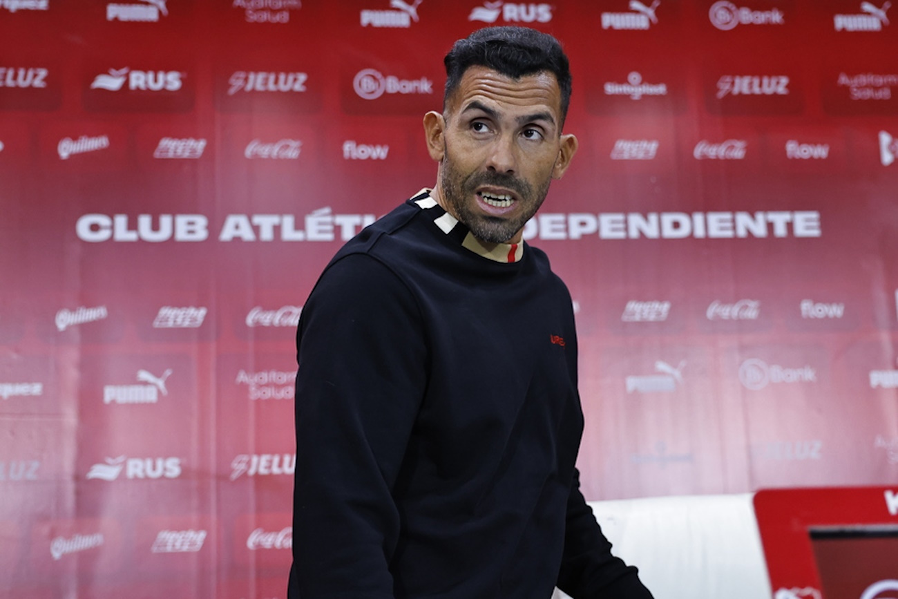 epa10814665 Carlos Tevez speaks during his presentation as the new coach of Independiente, in Buenos Aires, Argentina, on 22 August 2023. The Argentinean Independiente welcomed the ex-footballer Carlos Tevez, who as of 22 August is the new coach of the Avellaneda team, after the departure of Ricardo Zielinski due to poor results.  EPA