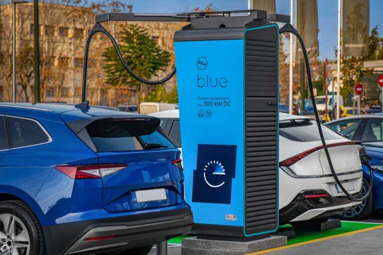 ΔΕΗ blue: Με ανανεωμένη κοινή εφαρμογή ηλεκτροκίνησης «PPC blue» σε Ρουμανία και Ελλάδα