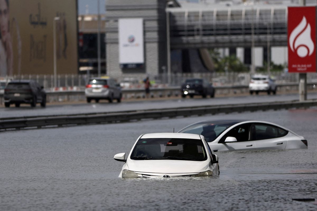 Ντουμπάι: «Ήταν πρωτόγνωρο αυτό που συνέβη» λέει Ελληνίδα κάτοικος για την ιστορική καταιγίδα