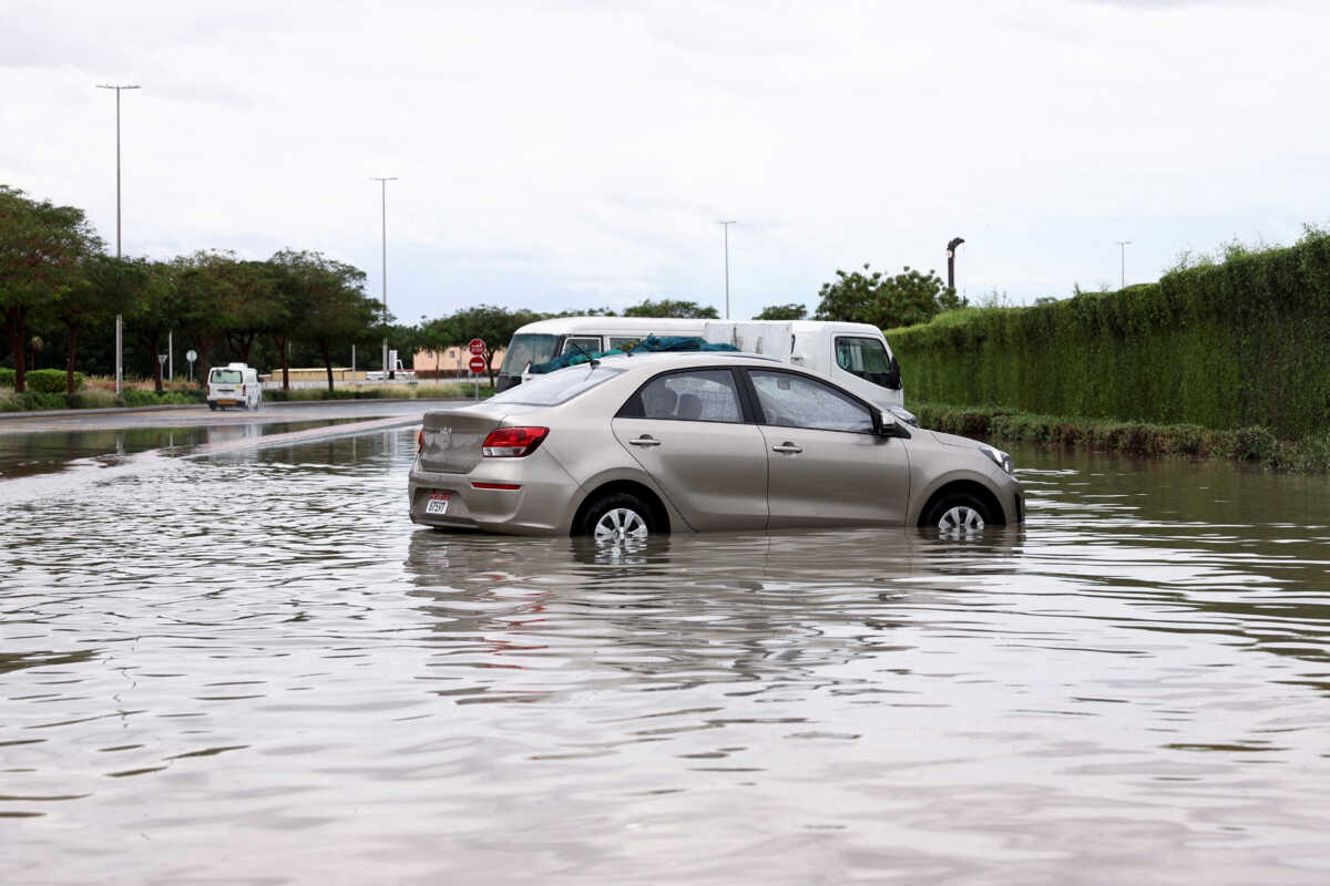 To είδαμε κι αυτό! Βούλιαξε το Ντουμπάι από τις πλημμύρες – 18 νεκροί στο Ομάν από την κακοκαιρία 13