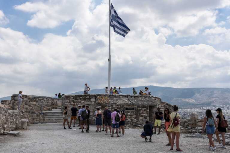 Eλληνικός τουρισμός: Στα 28,5 δισ. ευρώ και 13% του ΑΕΠ η συμβολή στην ελληνική οικονομία