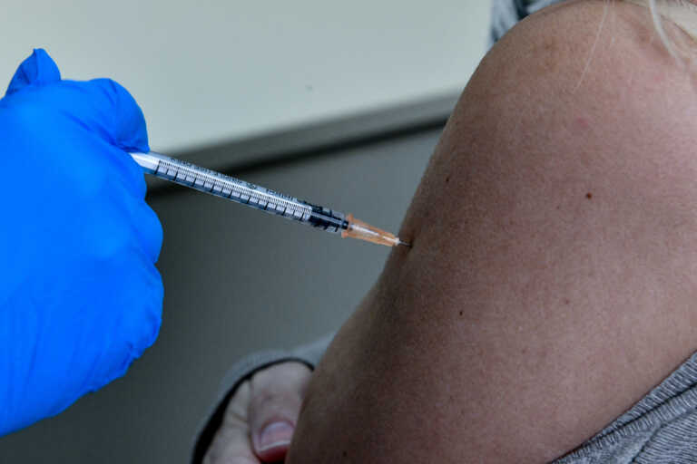 54 κρούσματα κοκκύτη και 2 θάνατοι στην Ελλάδα – Συστάσεις για εμβολιασμό