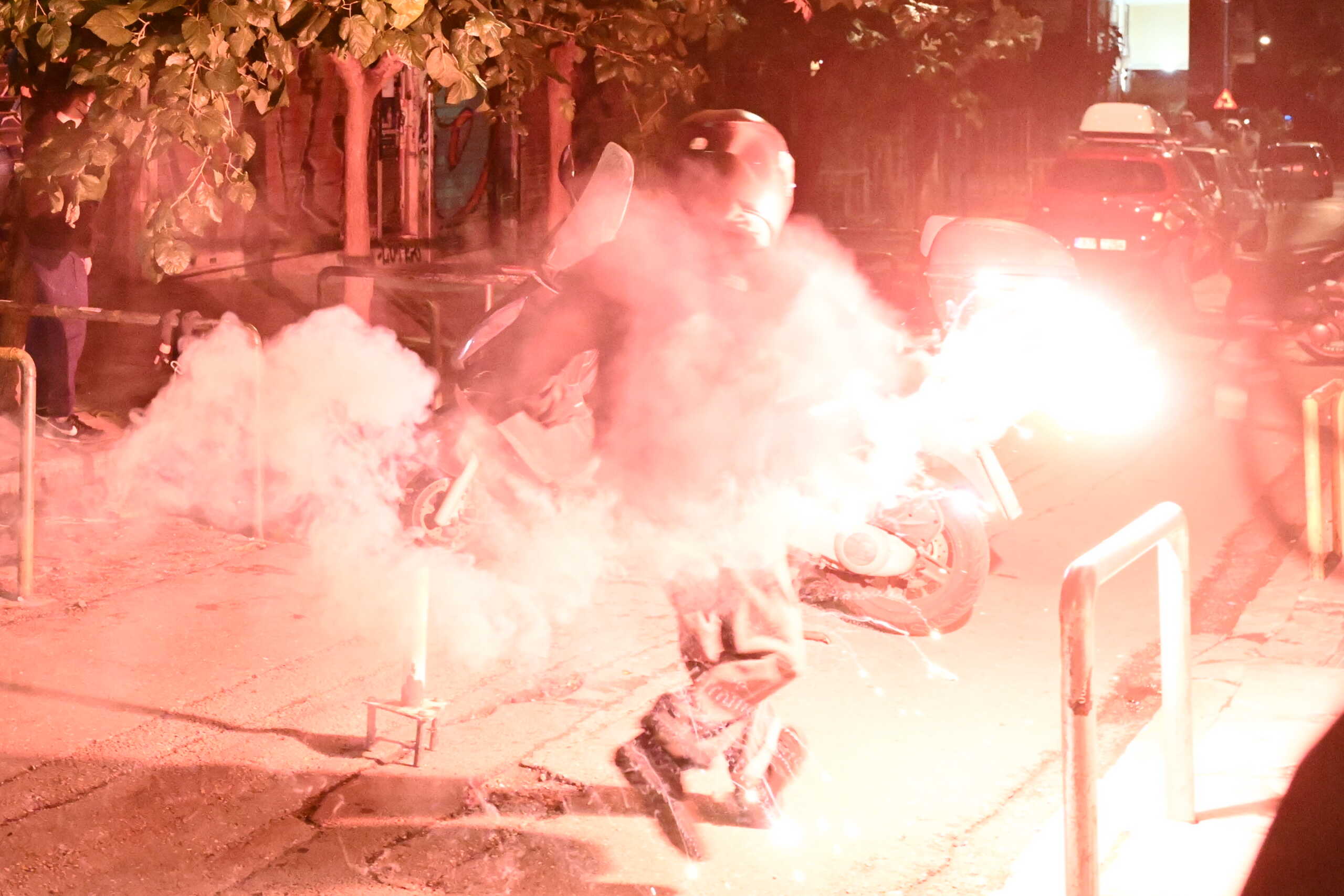 Επεισόδια στα Εξάρχεια μετά το τέλος της πορείας για την 15η επέτειο απο την δολοφονία του Αλέξη Γρηγορόπουλου, Τετάρτη 6 Δεκεμβρίου 2023. 
(ΤΑΤΙΑΝΑ ΜΠΟΛΑΡΗ