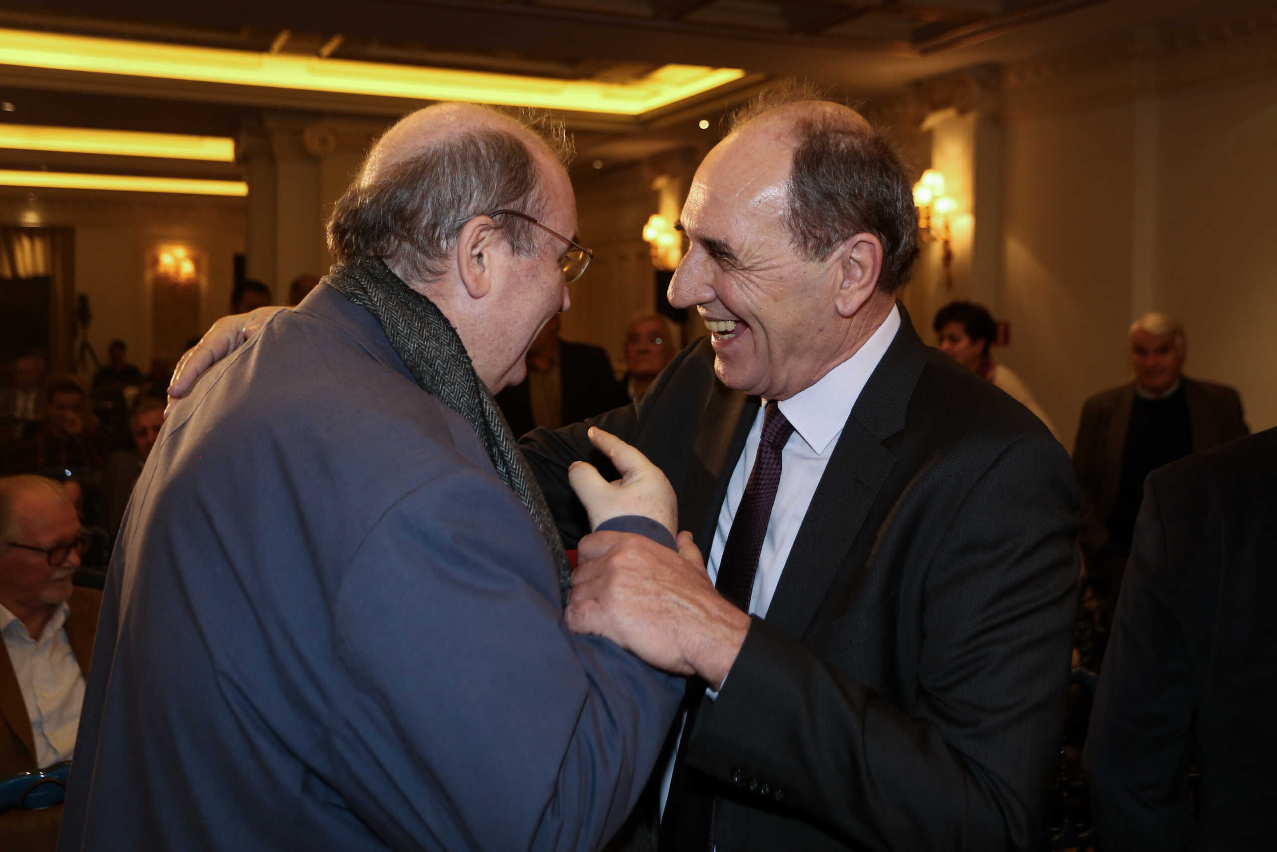 O Êýêëïò Éäåþí ãéá ôçí ÅèíéêÞ Áíáóõãêñüôçóç êáé ôï Konrad Adenauer Stiftung äéïñãáíþíïõí ôçí çìåñßäá ìå èÝìá: «ÊëéìáôéêÞ áëëáãÞ: Åðåßãïõóá ðáñÜìåôñïò ôïõ íÝïõ ìïíôÝëïõ áíÜðôõîçò», ôçí Ôñßôç 4 Öåâñïõáñßïõ 2020.
(EUROKINISSI