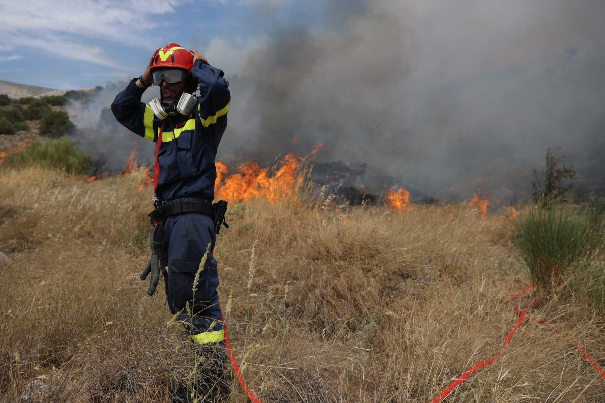 Φωτιά στα Πιέρια Όρη: Σε εξέλιξη η φωτιά σε δασική έκταση στη Σαρακατσάνα