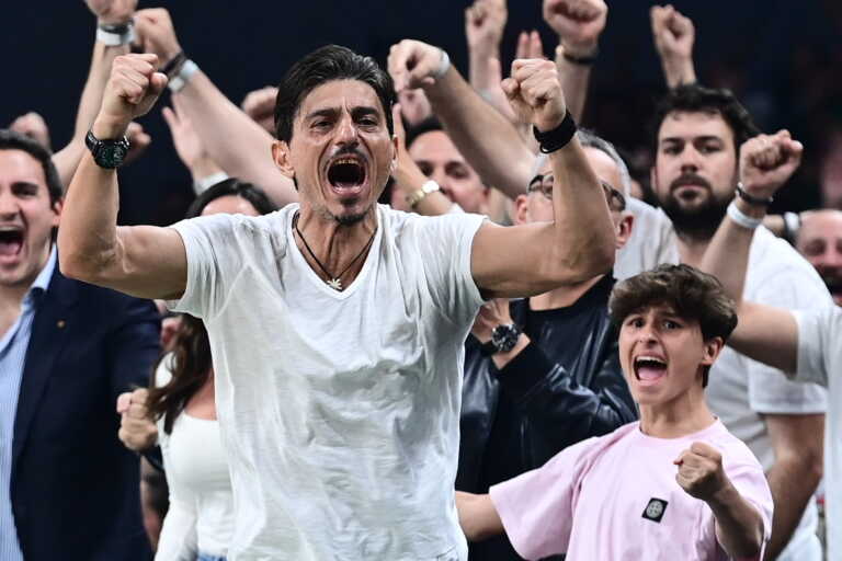 Παναθηναϊκός - Μακάμπι Τελ Αβίβ: Ο Δημήτρης Γιαννακόπουλος επέστρεψε στο ΟΑΚΑ και έζησε έντονα το ντέρμπι των πλέι οφ της Euroleague