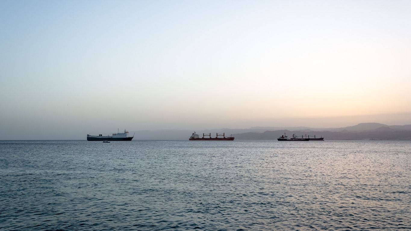 Οι Χούθι ανακοίνωσαν πως έχουν επιτεθεί σε 98 πλοία στην Ερυθρά Θάλασσα και στον Κόλπο του Άντεν