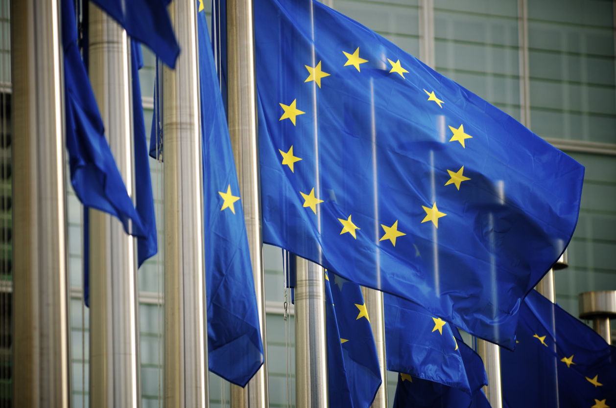 Eυρωζώνη: Απομακρύνεται από την επιβράδυνση αλλά ο πληθωρισμός επιμένει