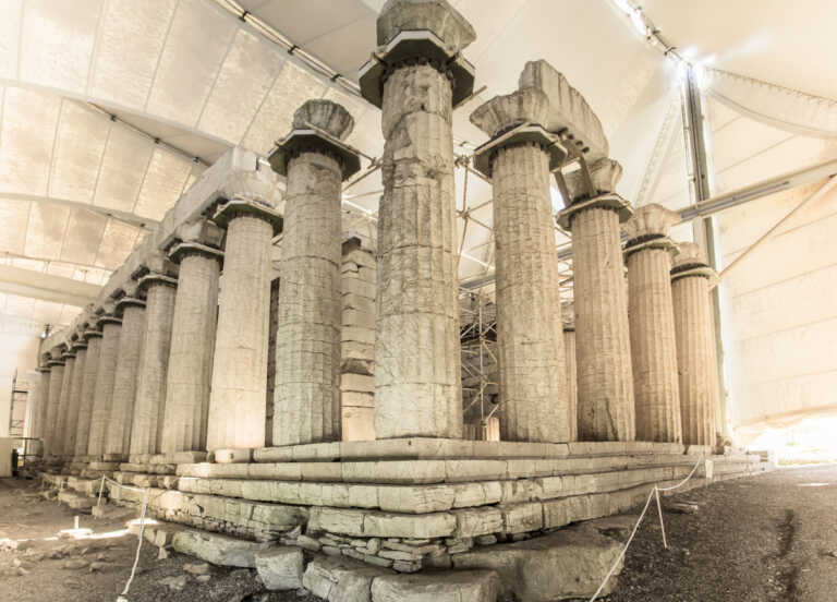 Ναός Επικούριου Απόλλωνα: Το θαύμα της Αρχαίας Ελλάδας και ο μύθος που τον περιβάλλει