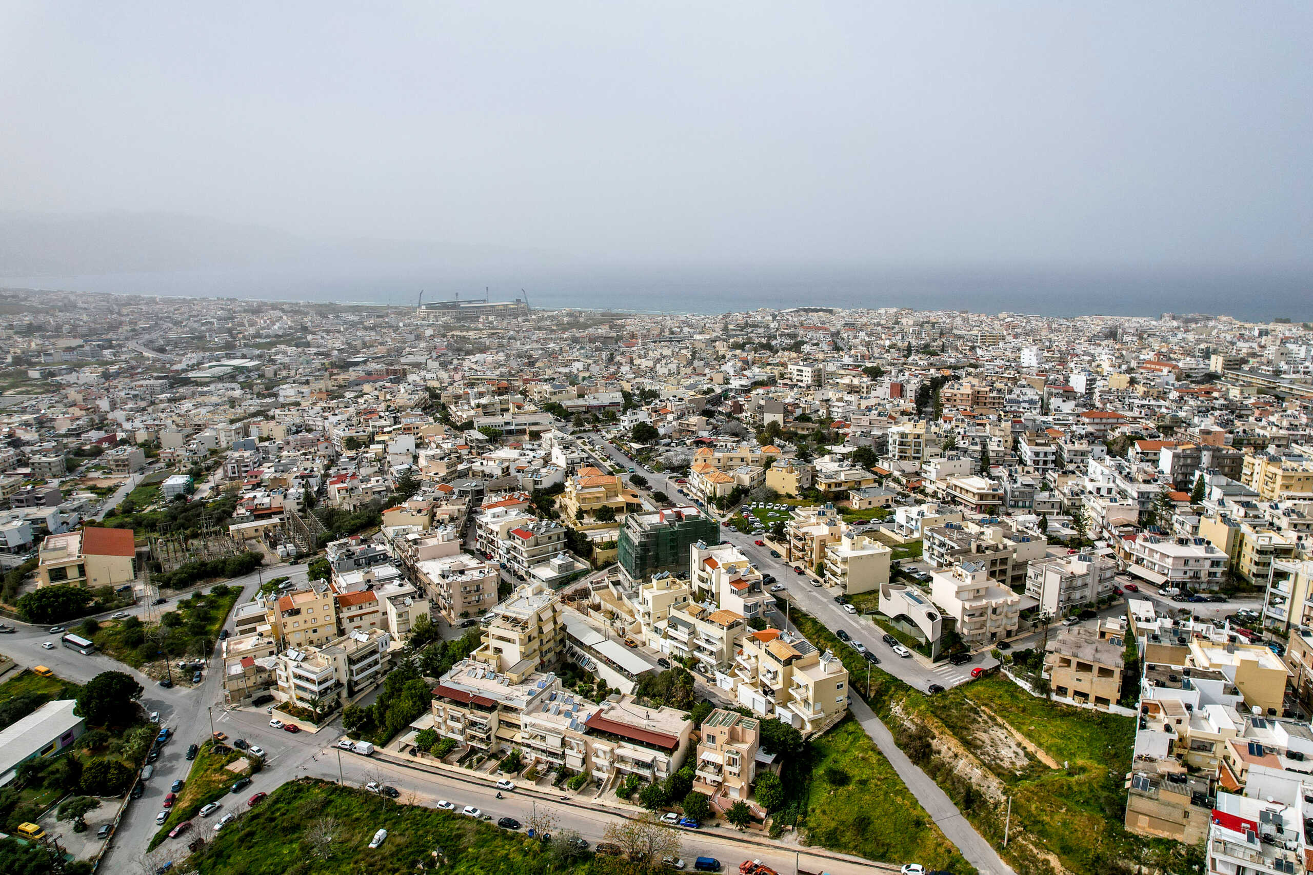 Αφρικανική σκόνη στο Ηράκλειο Κρήτης.  Πέμπτη 28 Μαρτίου 2024  (ΣΤΕΦΑΝΟΣ ΡΑΠΑΝΗΣ
