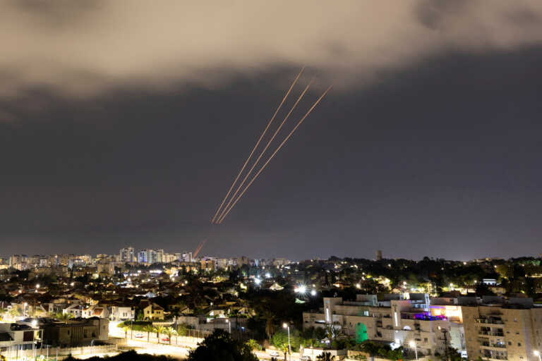 Συναγερμός στη Μέση Ανατολή: Το Ισραήλ χτύπησε στρατιωτική βάση στο Ιράν