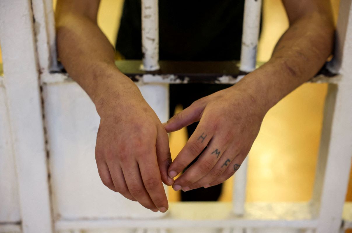 Ιταλία: 13 φύλακες σε κέντρο κράτησης ανηλίκων συνελήφθησαν για βασανισμούς και βιασμούς κρατουμένων