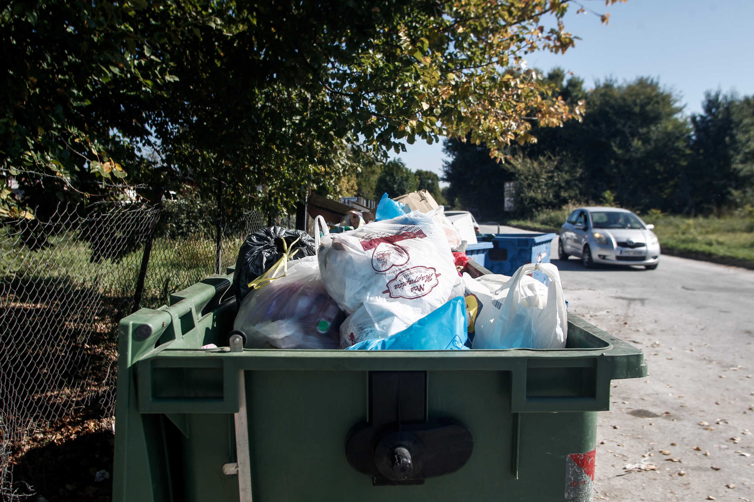 Χανιά: Καυστικό υγρό που έριξαν ασυνείδητοι σε κάδο τραυμάτισε στο μάτι εργαζόμενο στην καθαριότητα