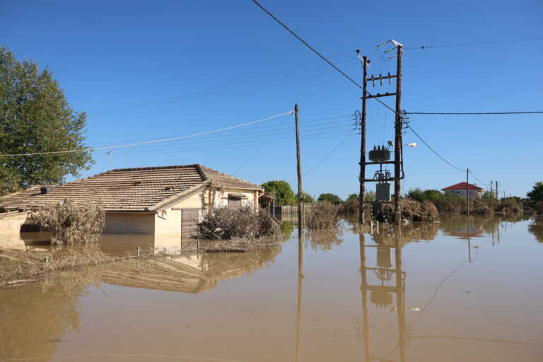 Θεσσαλια – Πλημμύρες: Παγώνουν έως το Σεπτέμβριο φόροι, εισφορές και δόσεις για  τους πληγέντες 