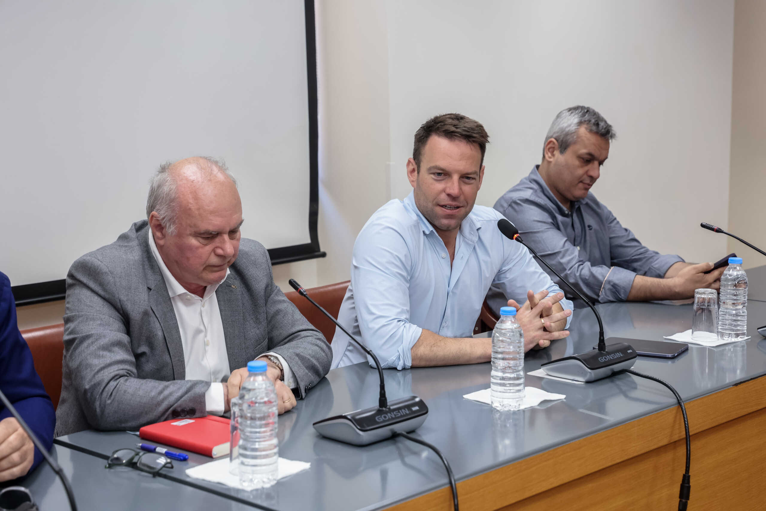 Σύσκεψη του Προέδρου του ΣΥΡΙΖΑ - ΠΣ Στέφανου Κασσελάκη με φορείς στο επιμελητήριο του Ηρακλείου Κρήτης  Σάββατο 6 Απριλίου 2024 (ΣΤΕΦΑΝΟΣ ΡΑΠΑΝΗΣ