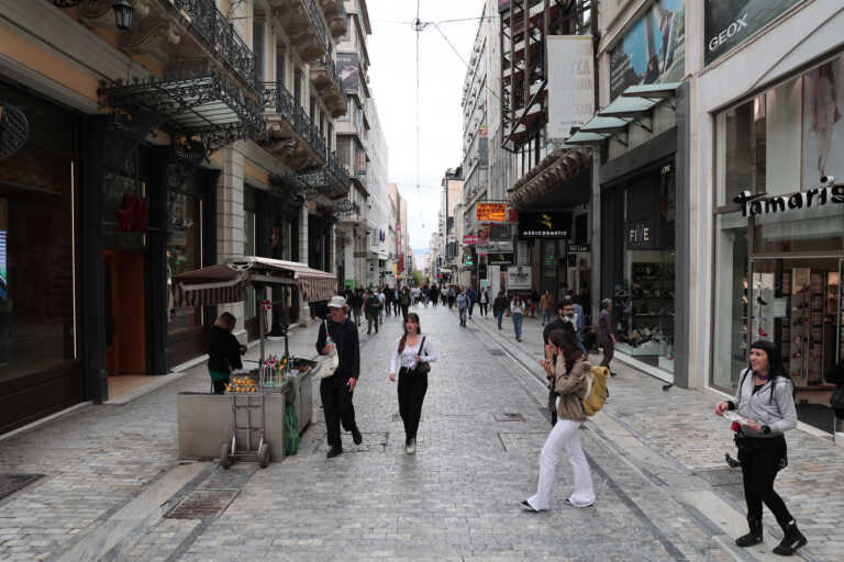 Εορταστικό ωράριο Πάσχα: Ποιες μέρες και ώρες θα είναι ανοιχτά τα εμπορικά καταστήματα στην Αθήνα