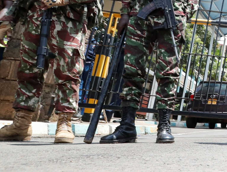 Στους 10 οι νεκροί από τη συντριβή του ελικοπτέρου στην Κένυα - Νεκρός και ο αρχηγός των Ενόπλων Δυνάμεων