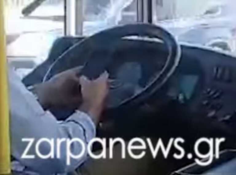 Βίντεο με οδηγό λεωφορείου των ΚΤΕΛ να παίζει με κινητό τηλέφωνο ενώ εκτελεί δρομολόγιο στα Χανιά
