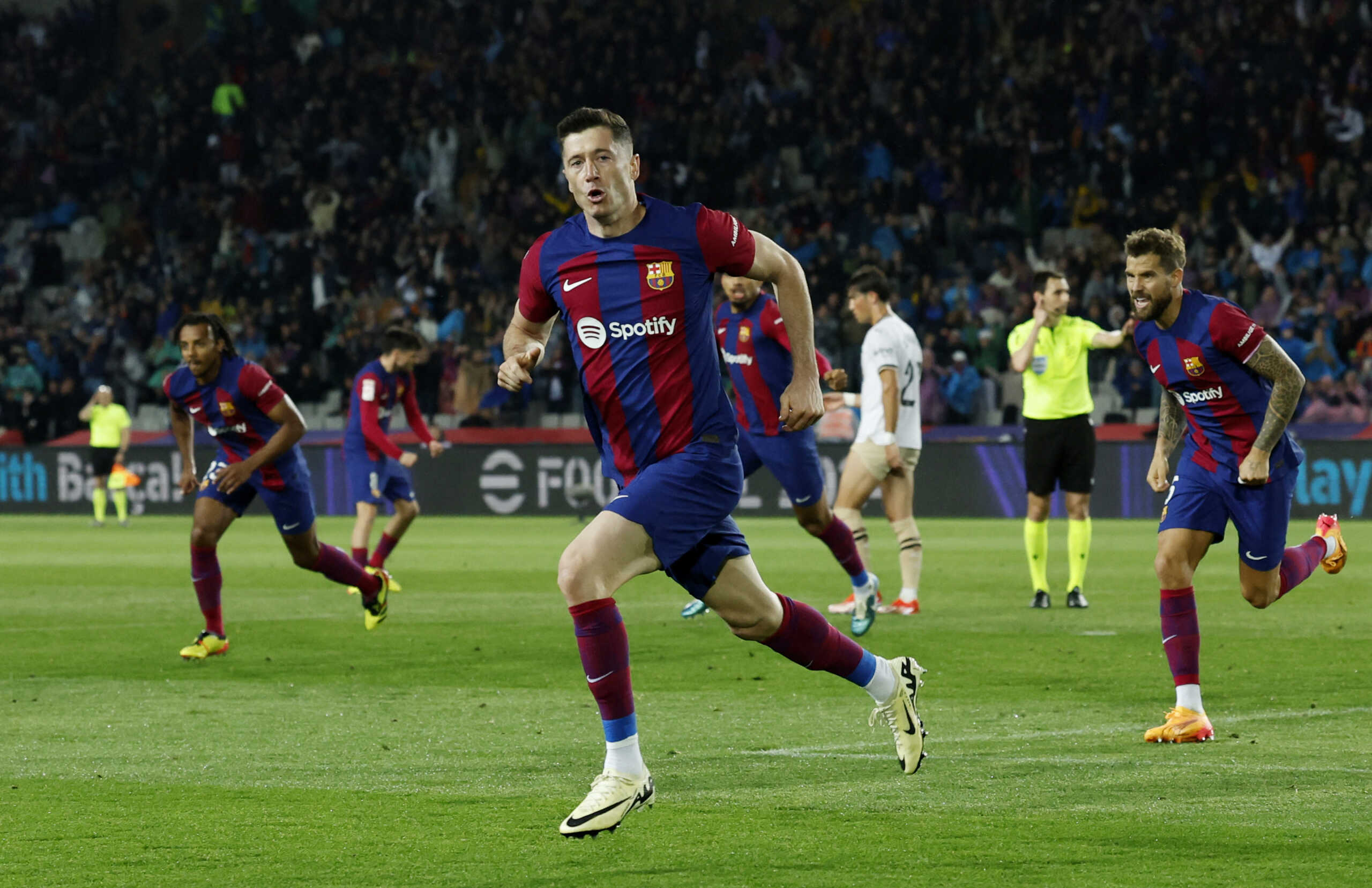 Soccer Football - LaLiga - FC Barcelona v Valencia - Estadi Olimpic Lluis Companys, Barcelona, Spain - April 29, 2024 FC Barcelona's Robert Lewandowski celebrates scoring their third goal REUTERS