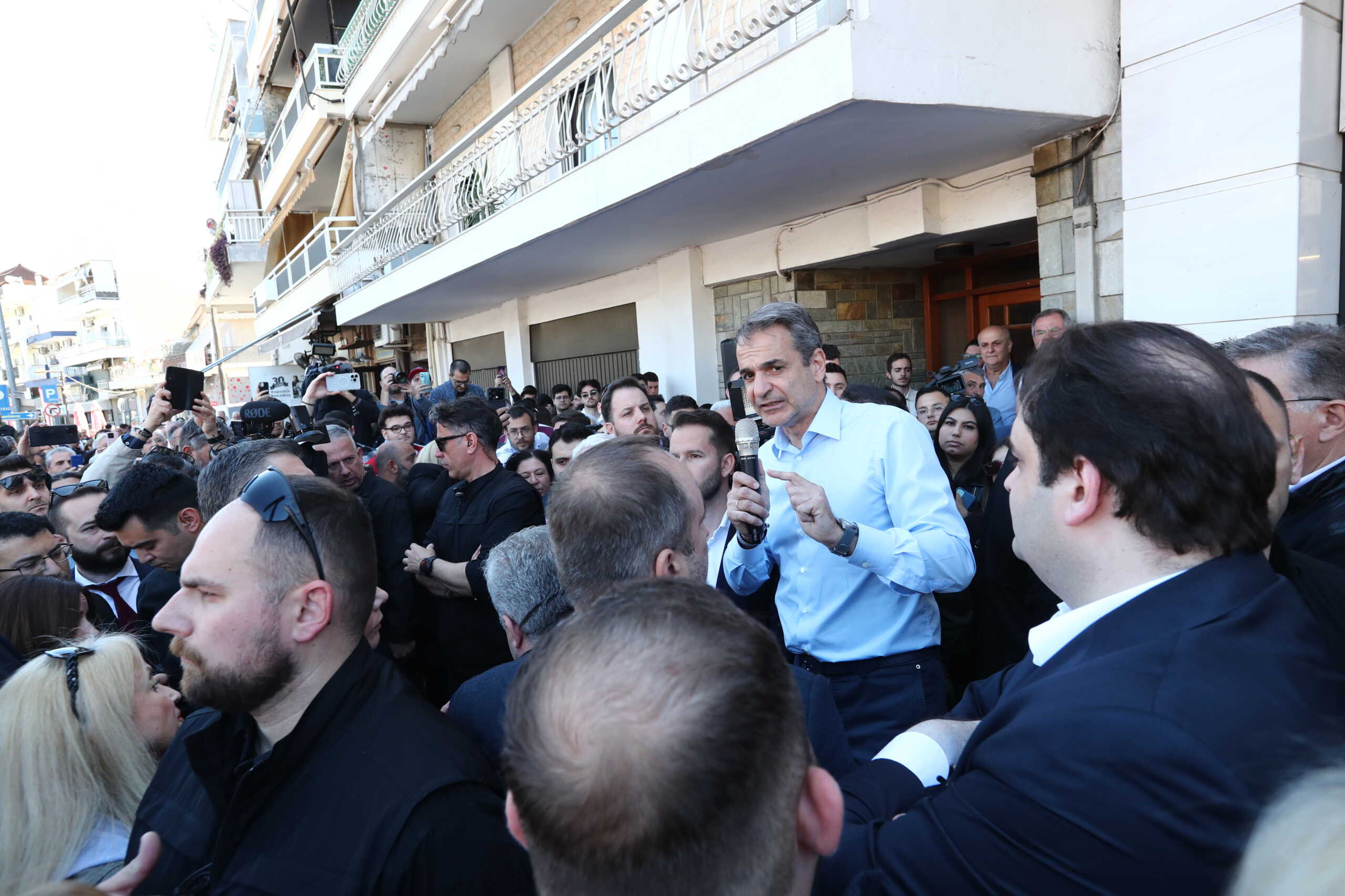 Επίσκεψη του Πρωθυπουργού Κυριάκου Μητσοτάκη στην Πολίχνη Θεσσαλονίκης, Τρίτη 9 Απριλίου 2024. 
(ΒΑΣΙΛΗΣ ΒΕΡΒΕΡΙΔΗΣ