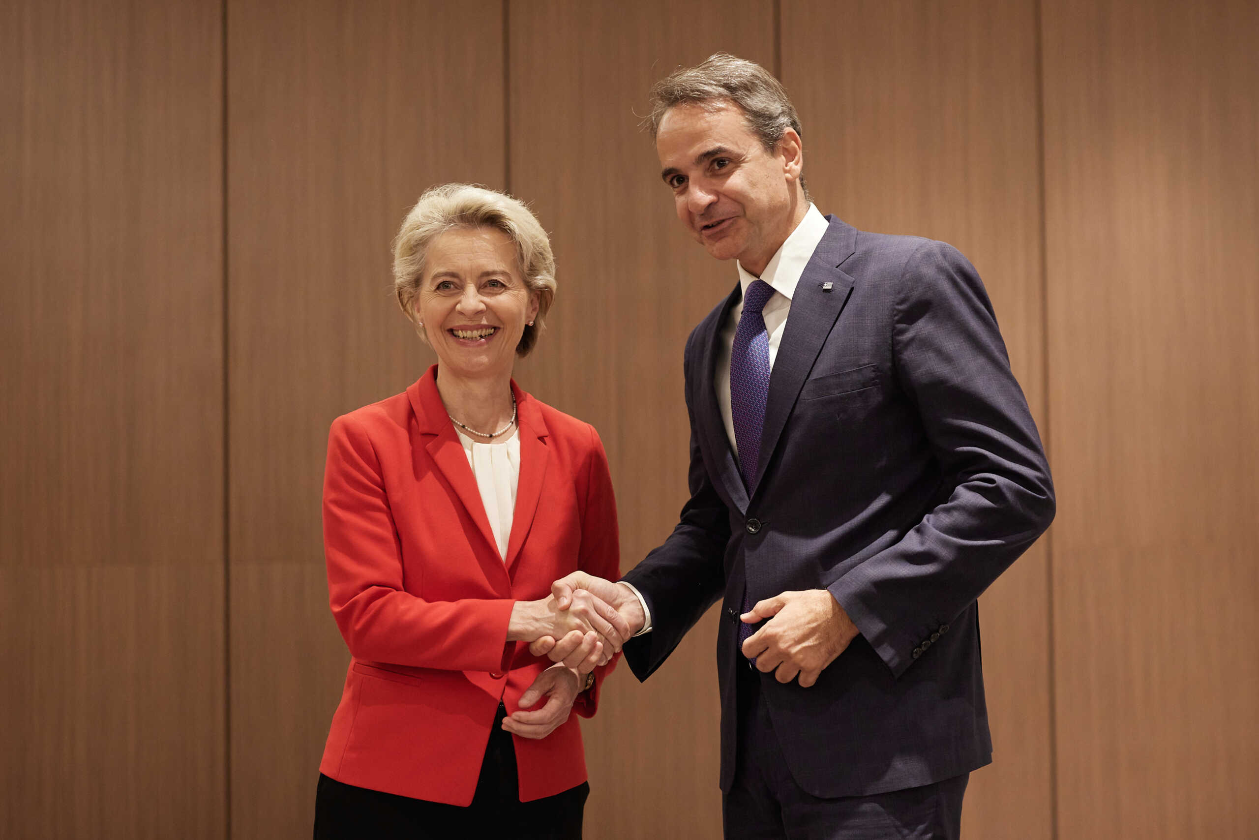 ΣΥΝΑΝΤΗΣΗ ΤΟΥ ΠΡΩΘΥΠΟΥΡΓΟΥ ΚΥΡΙΑΚΟΥ ΜΗΤΣΟΤΑΚΗ ΜΕ ΤΗΝ ΠΡΟΕΔΡΟ ΤΗΣ ΕΥΡΩΠΑΪΚΗΣ ΕΠΙΤΡΟΠΗΣ ΟΥΡΣΟΥΛΑ ΦΟΝ ΝΤΕΡ ΛΑΪΕΝ. Σάββατο 1 Οκτωβρίου 2022  (ΔΗΜΗΤΡΗΣ ΠΑΠΑΜΗΤΣΟΣ