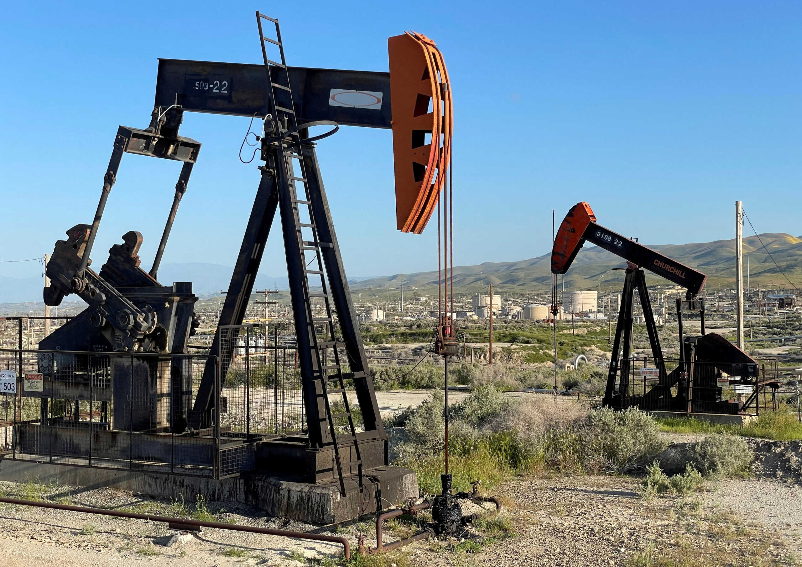 Επίθεση Ιράν σε Ισραήλ: Φόβοι για εκτόξευση του πετρελαίου στα 100 δολάρια το βαρέλι – Τι περιμένουν οι αναλυτές