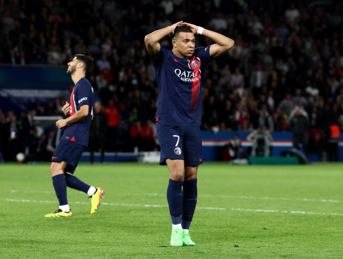 Soccer Football - Ligue 1 - Paris St Germain v Clermont - Parc des Princes, Paris, France - April 6, 2024 Paris St Germain's Kylian Mbappe reacts after a missed chance REUTERS