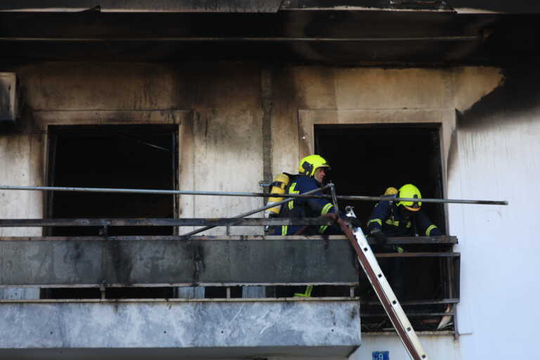 Ένας άνδρας συνελήφθη για τη φωτιά στο διαμέρισμα το Σάββατο στη Ριζούπολη - Την Τετάρτη θα οδηγηθεί στον ανακριτή