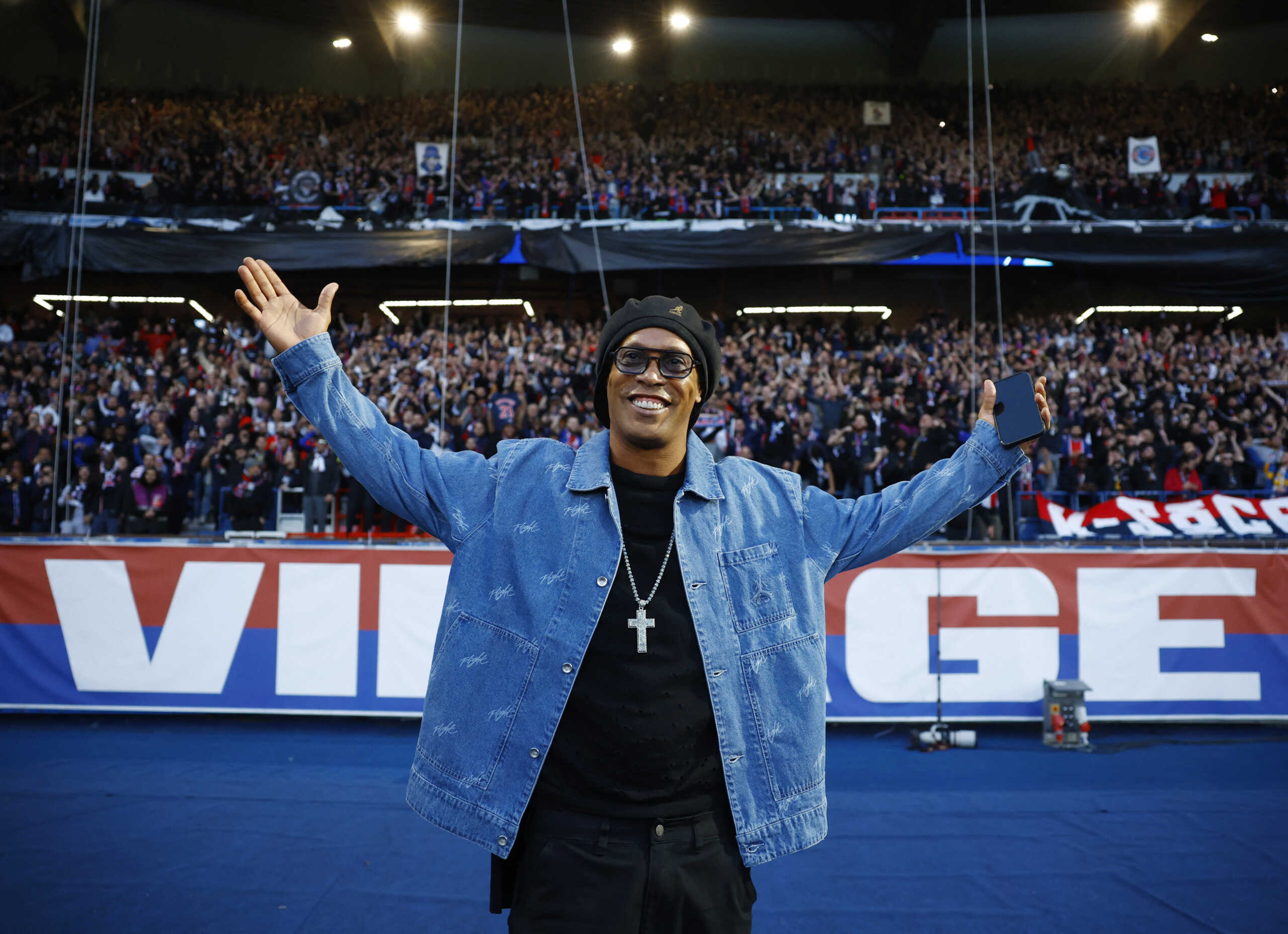 Soccer Football - Champions League - Quarter Final - First Leg - Paris St Germain v FC Barcelona - Parc des Princes, Paris, France - April 10, 2024 Former FC Barcelona player Ronaldinho inside the stadium before the match REUTERS