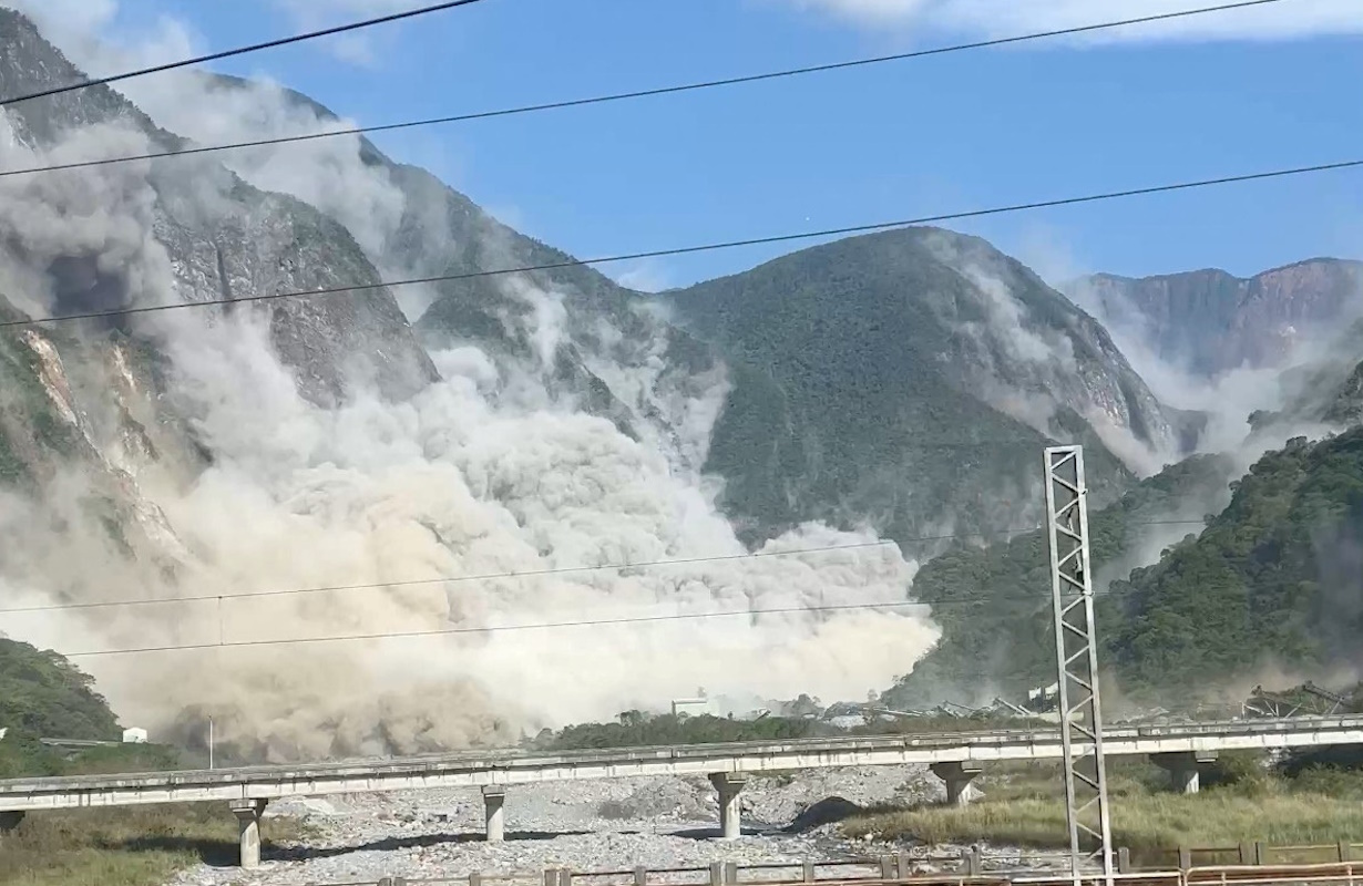 Ταϊβάν: Μεγάλος σεισμός 7,5 Ρίχτερ – Κατέρρευσαν κτίρια, προειδοποίηση για τσουνάμι