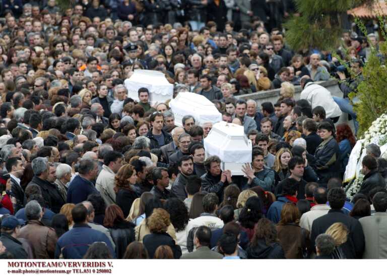 Οι 21 νεκροί μαθητές στα Τέμπη, η αυτοκτονία και η δολοφονία ενός βρέφους