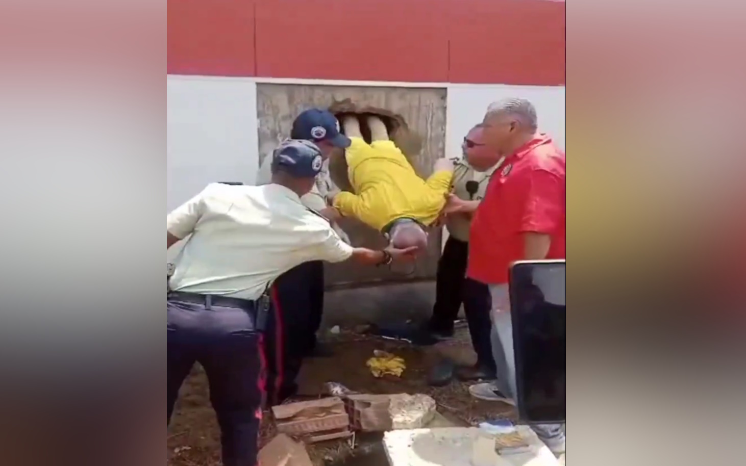 Βενεζουέλα: Έσκαψαν τούνελ από τις φυλακές στο αρχηγείο της αστυνομίας – Η πιο αποτυχημένη απόδραση στην ιστορία