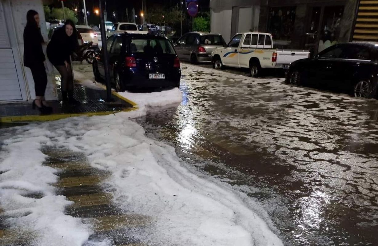 Χαλκιδική: Αποκαρδιωτικές εικόνες από την ισχυρή χαλαζόπτωση – Σε απόγνωση οι αγρότες