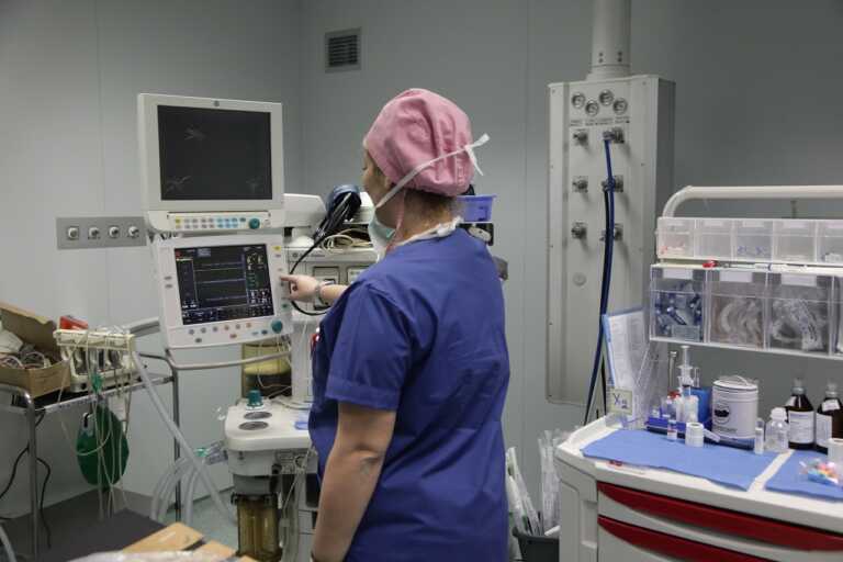 Νοσοκομειακοί γιατροί και 30 ιατρικοί σύλλογοι προσφεύγουν στο ΣτΕ για τα απογευματινά χειρουργεία