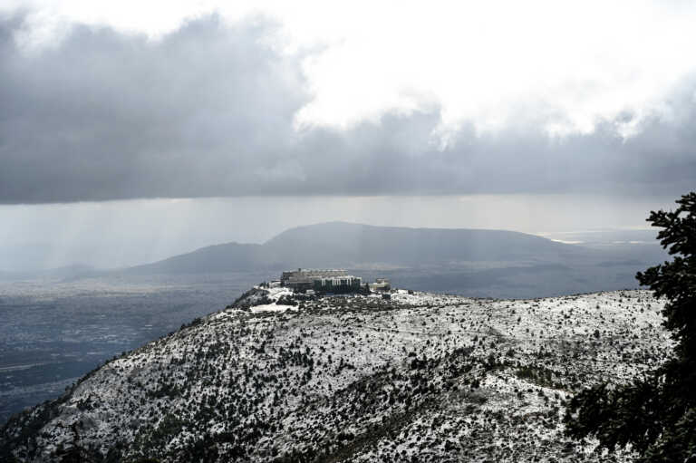 «Γυμνά» από χιόνι φέτος τα βουνά της Ελλάδας: Τα λίγα χιόνια έλιωσαν τις πρώτες μέρες του Απριλίου