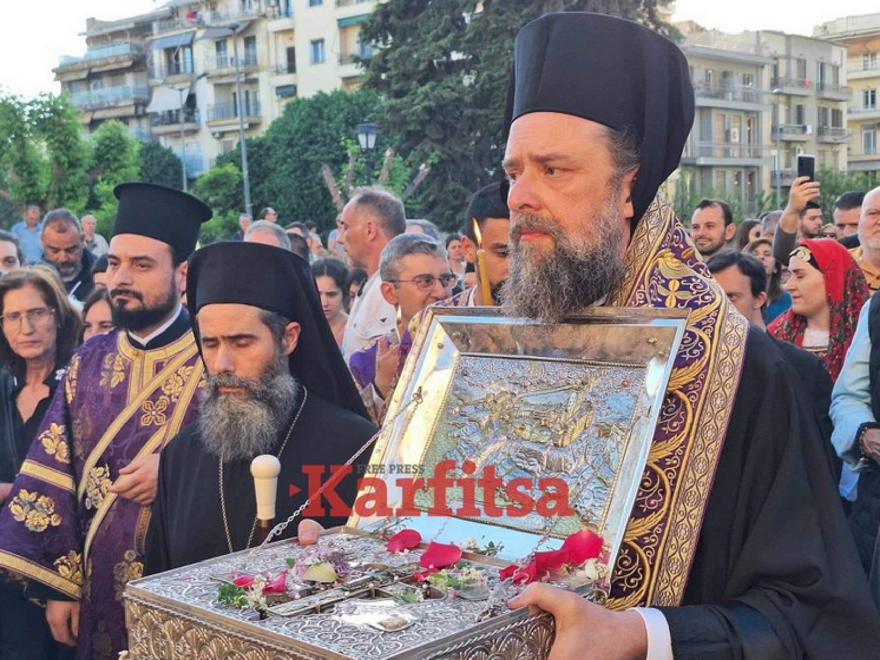 Θεσσαλονίκη: Η υποδοχή του Τιμίου Ξύλου και τεμαχίου του Αρράφου Χιτώνα του Ιησού Χριστού