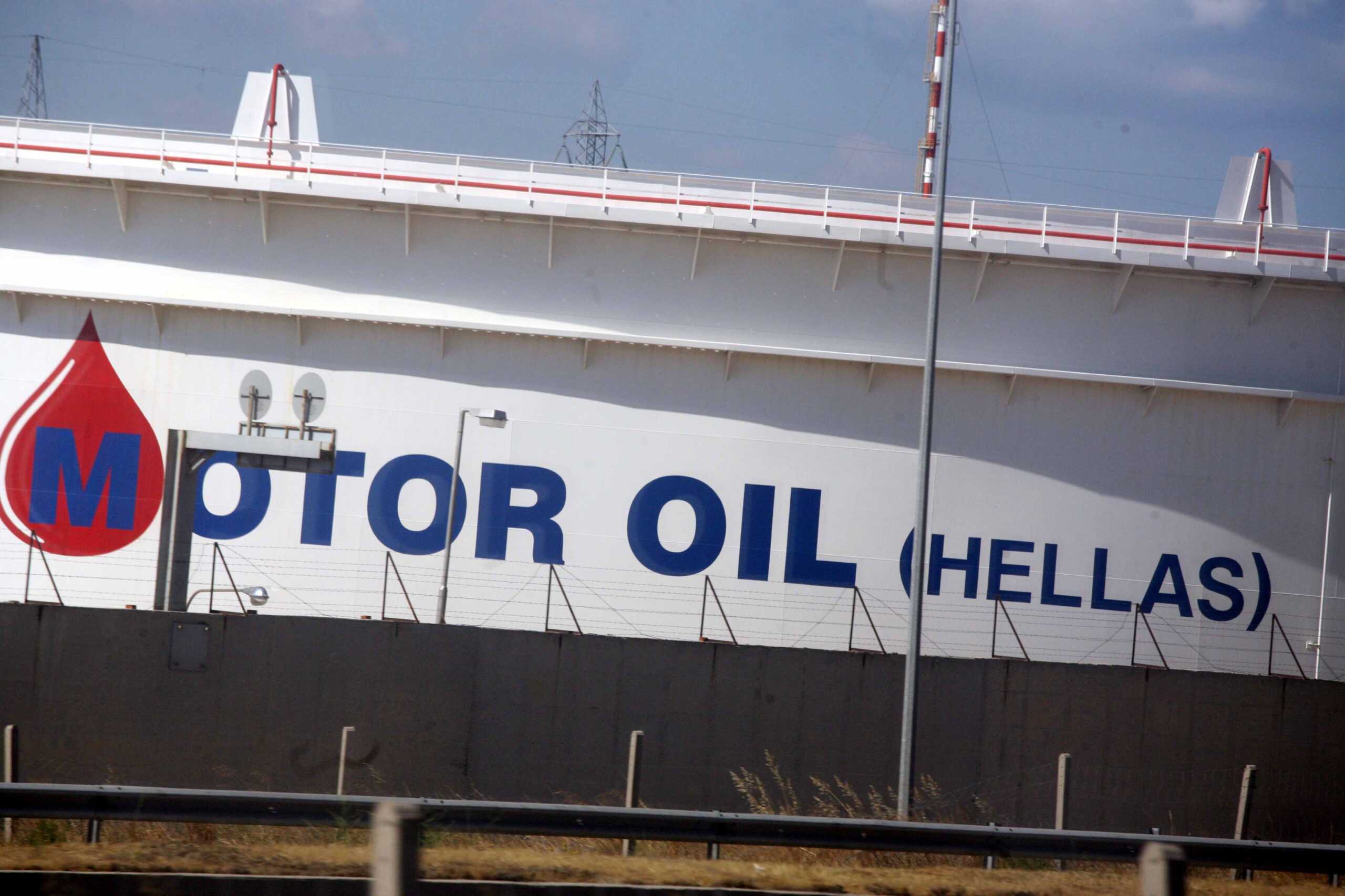 ÄÉÕËÉÓÔÇÑÉÁ MOTOR OIL ÓÔÏÕÓ ÁÃÉÏÕÓ ÈÅÏÄÙÑÏÕÓ ÍÏÌÏÓ ÊÏÑÉÍÈÉÁÓ.(EUROKINISSI-Â.ÐÁÐÁÄÏÐÏÕËÏÓ)