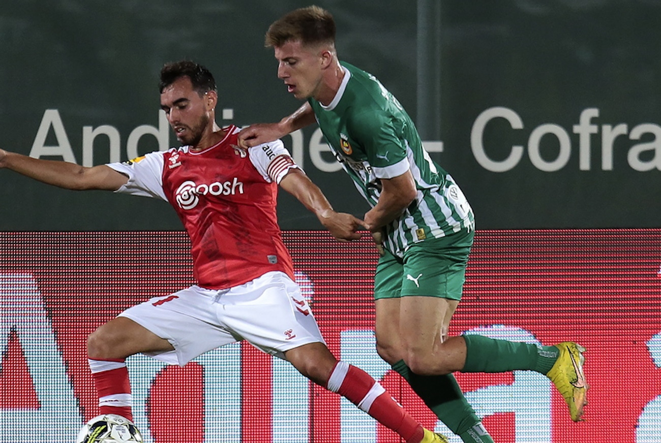 epa10178669 Rio Ave's Costinha (R) in action against Braga's Ricardo Horta (L) during the Portuguese First League soccer match between FC Rio Ave and Sporting Braga in Vila do Conde, Portugal, 11 September 2022.  EPA